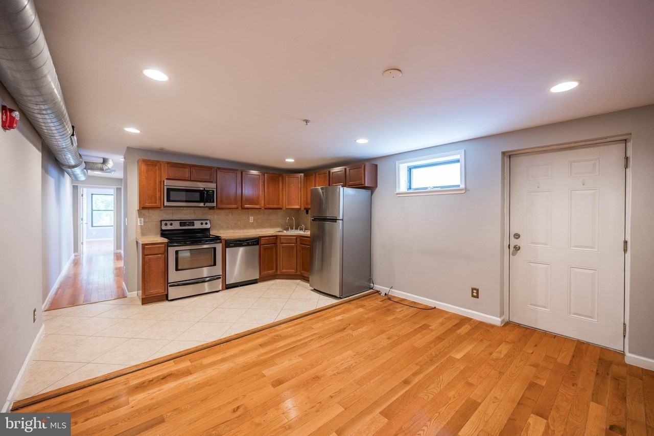 1909 Green St #3N - Photo 2 of 15