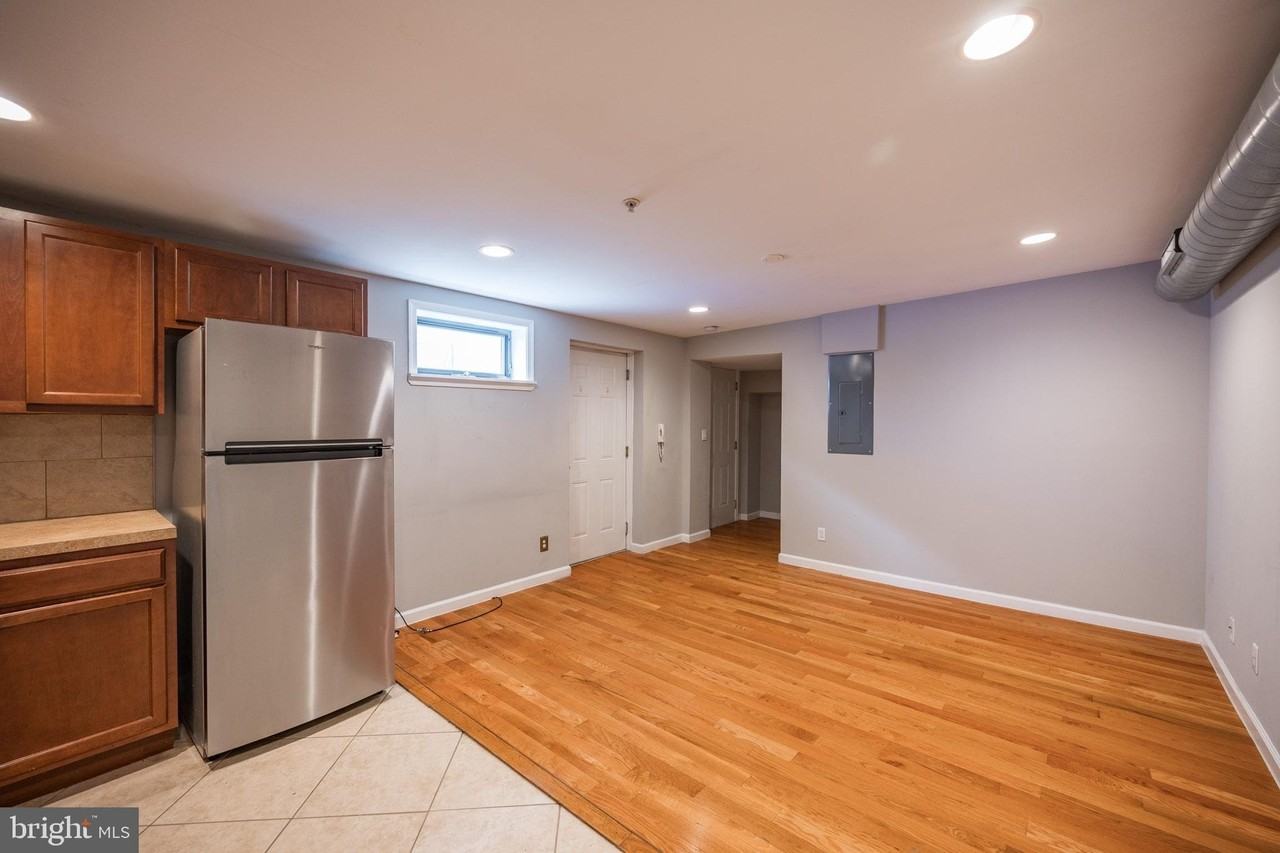 1909 Green St #3N - Photo 3 of 15