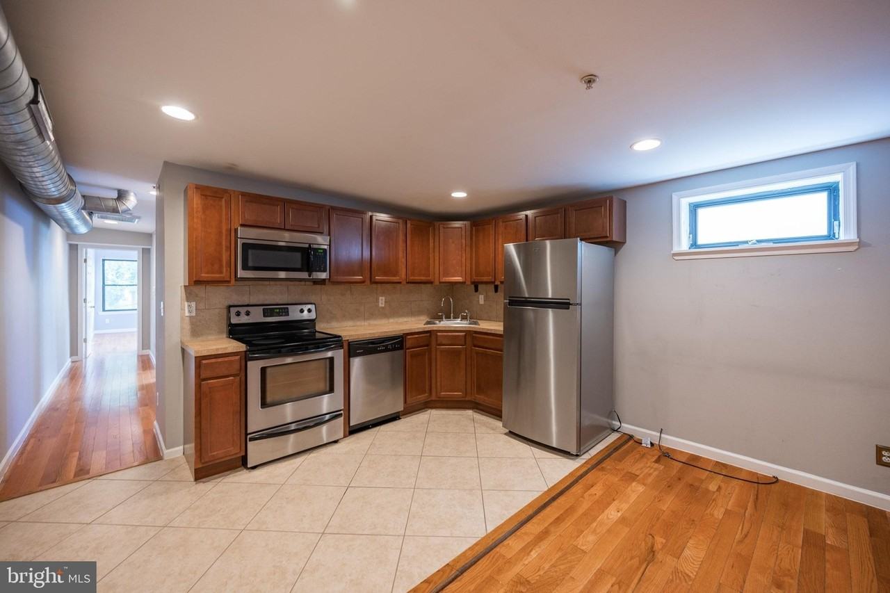 1909 Green St #3N - Photo 4 of 15
