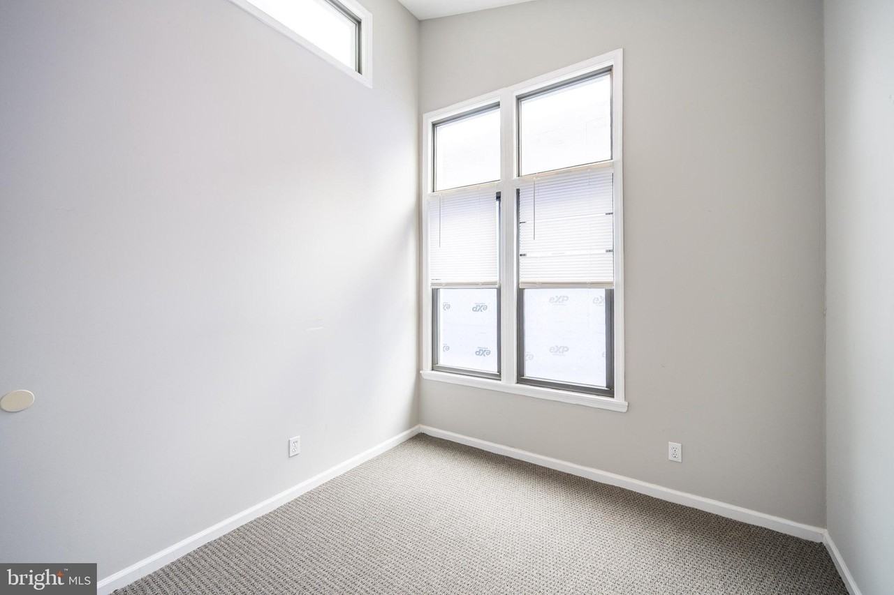 1909 Green St #3N - Photo 7 of 15
