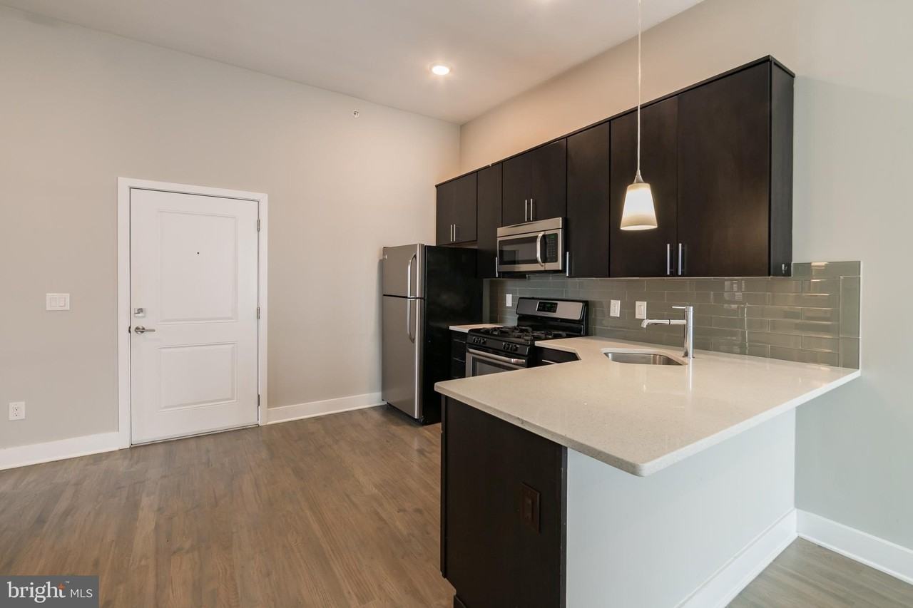 1607 Catharine St #3D - Photo 2 of 18