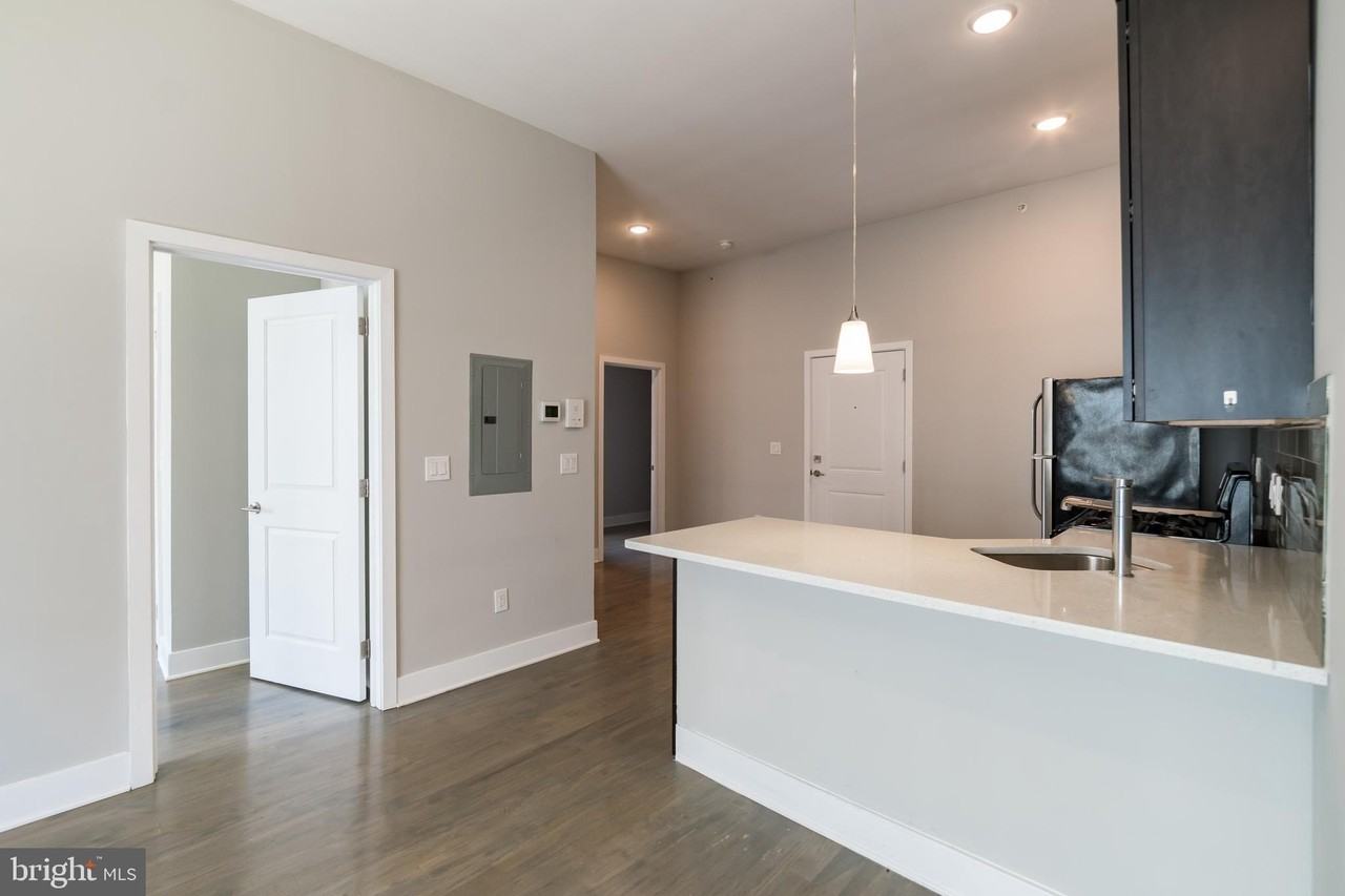1607 Catharine St #3D - Photo 3 of 18