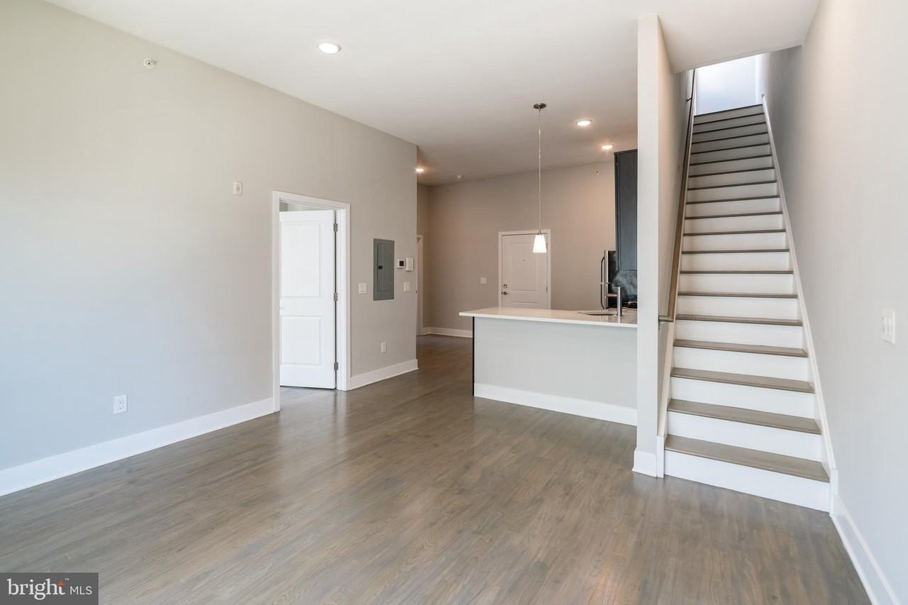 1607 Catharine St #3D - Photo 4 of 18