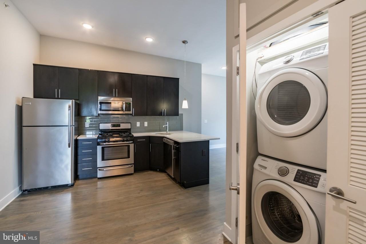 1607 Catharine St #3D - Photo 6 of 18