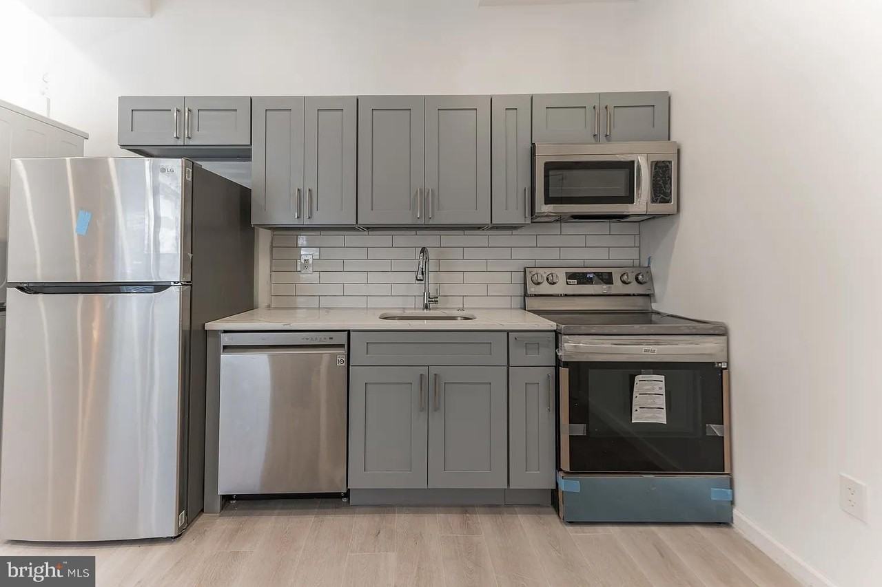 2401 S Alder St #1 - Photo 5 of 10