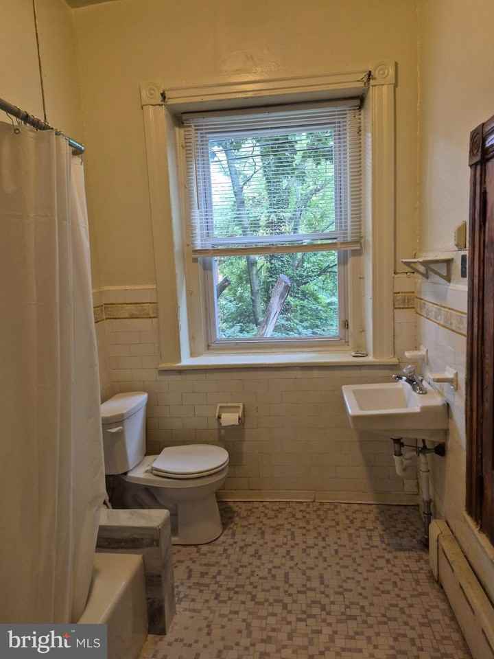 4610 Chester Ave #2 - Photo 5 of 23