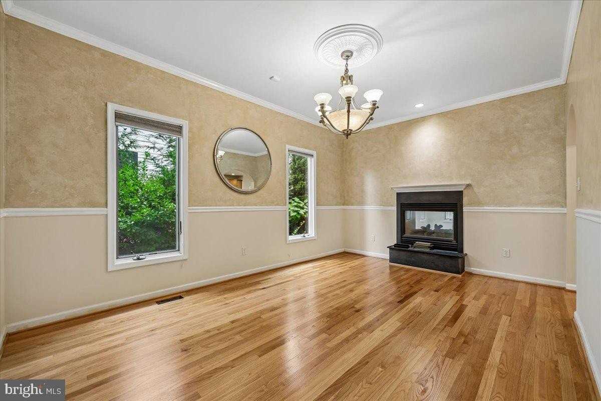 904 Lincoln Ave - Photo 7 of 35