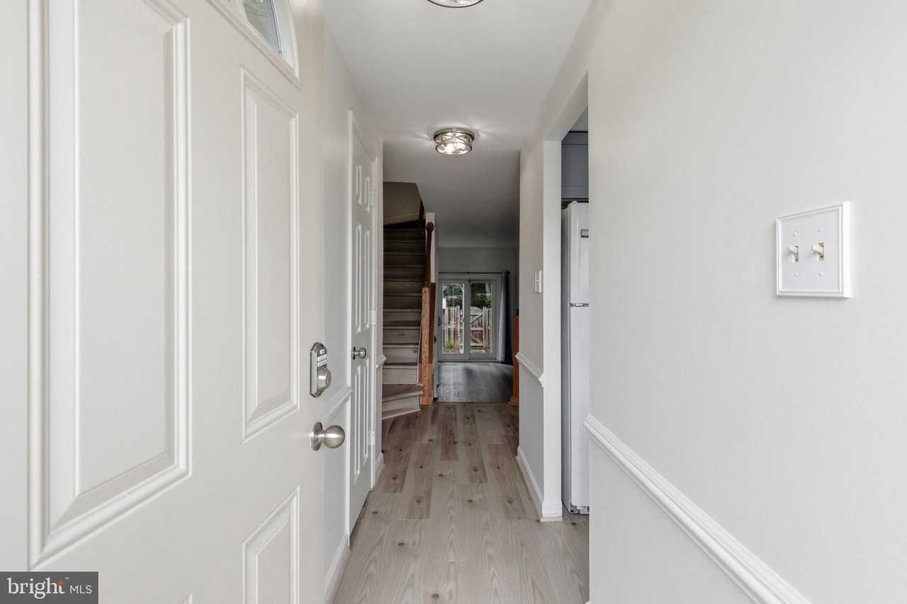 5816 Norham Dr - Photo 5 of 40