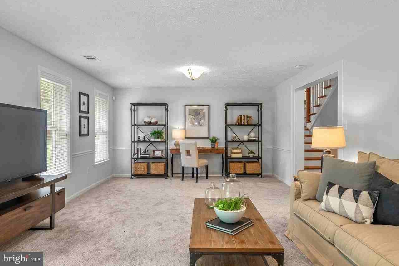 9428 Meadow Shire Ln - Photo 6 of 24