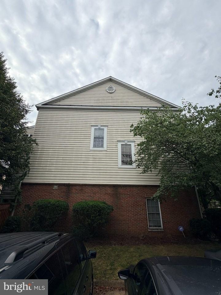 4277 Park Green Ct - Photo 3 of 41