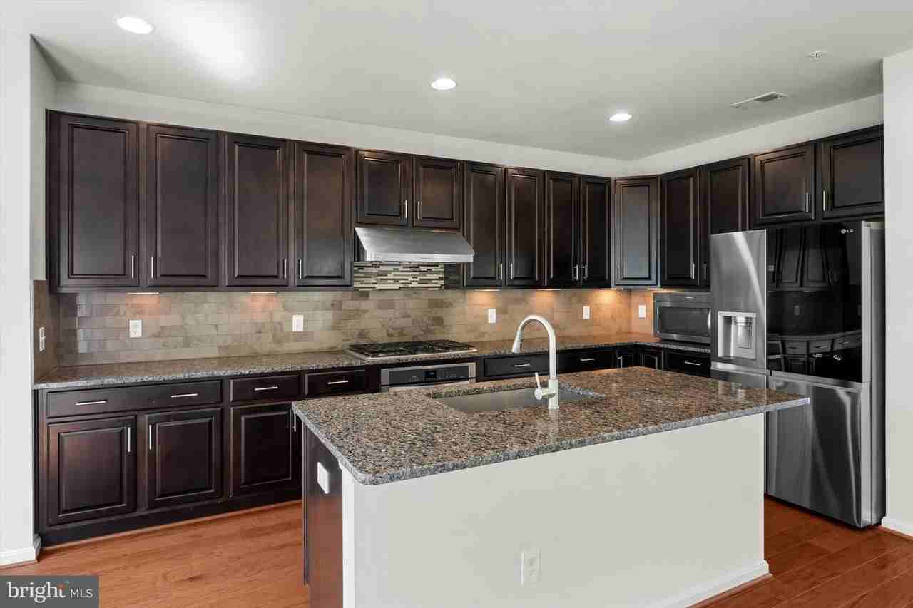 3073 Rittenhouse Cir #60 - Photo 2 of 27