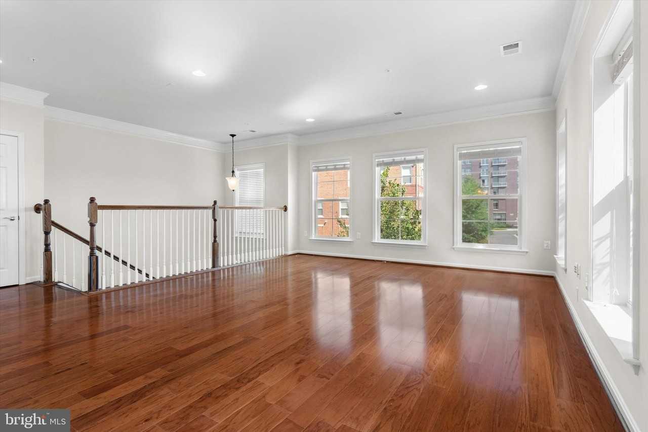 3073 Rittenhouse Cir #60 - Photo 4 of 27