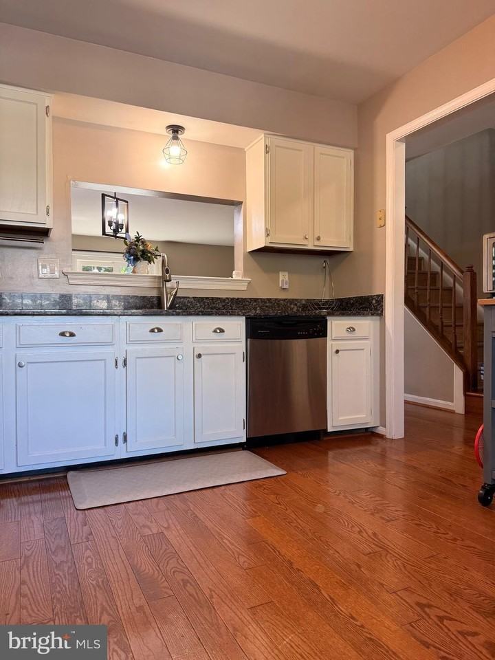 14487 Whisperwood Ct - Photo 3 of 29
