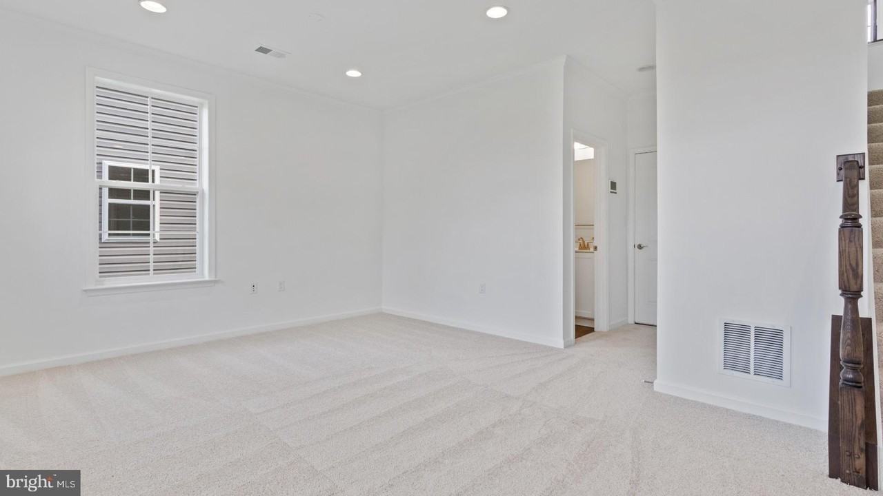 610 Hemsworth Ln - Photo 7 of 20