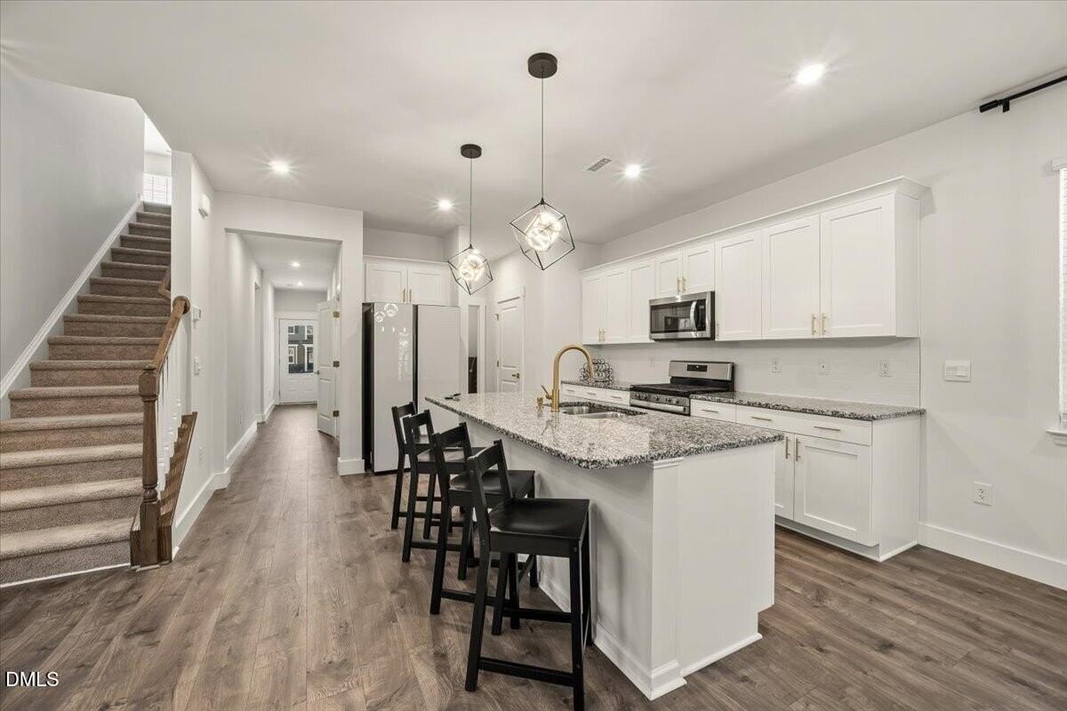 413 Haywood Glen Dr - Photo 4 of 50