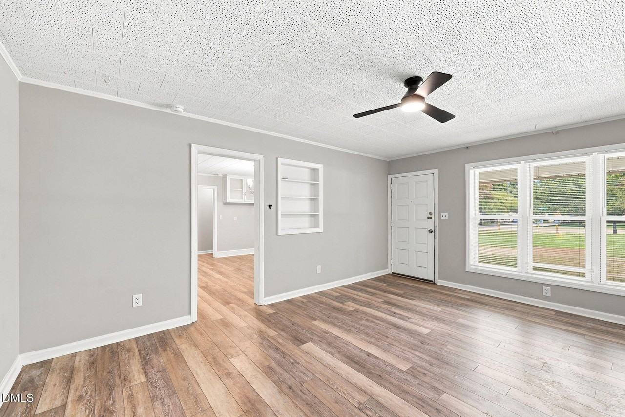 1305 Erwin Rd - Photo 4 of 50