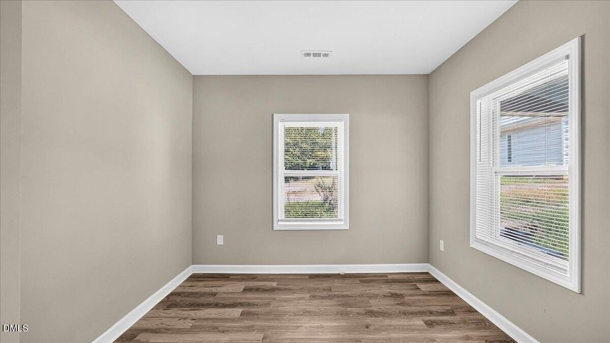 415 Spring Ct - Photo 6 of 37