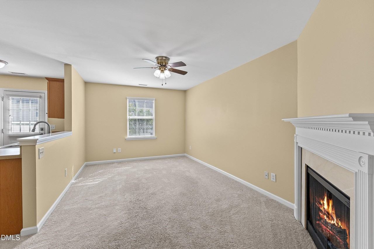 1942 Grassy Banks Dr - Photo 4 of 31