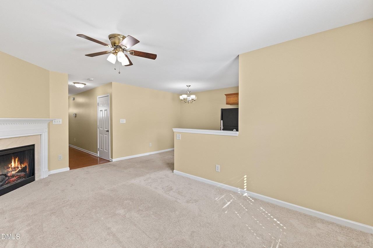 1942 Grassy Banks Dr - Photo 7 of 31