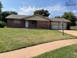 featured image of 7 Billie Cir