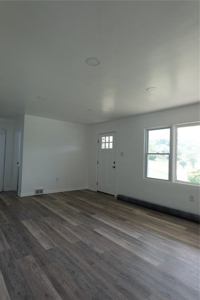 2870 Patterson Dr - Photo 6 of 12