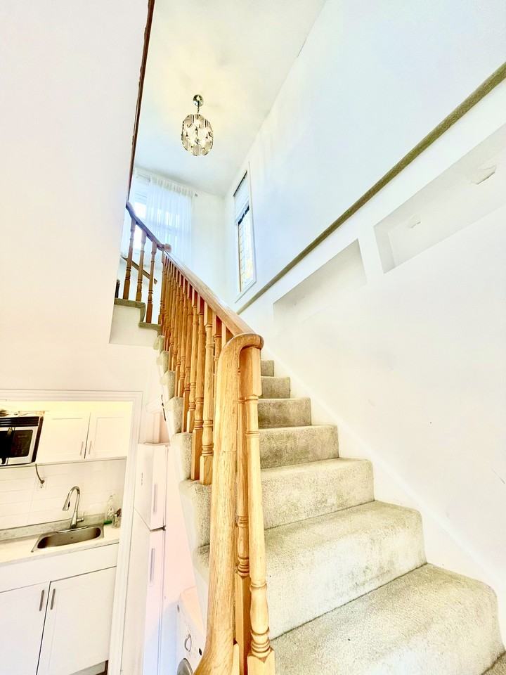 21 Mitre Place - Photo 6 of 16