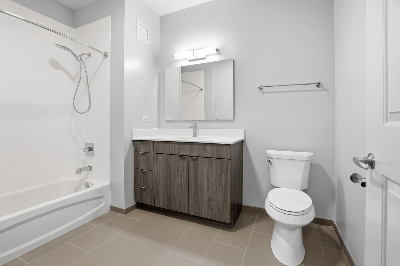 1025 W Addison St - Photo 6 of 50