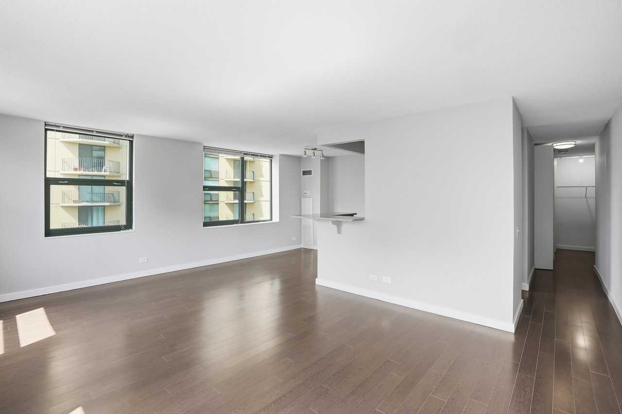 77 W Huron St #2-2 - Photo 5 of 45