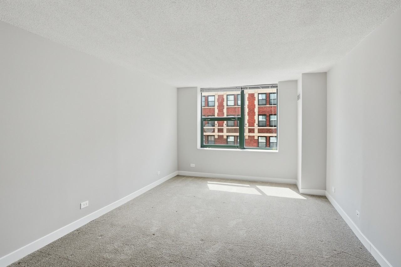 77 W Huron St #2-2 - Photo 6 of 45