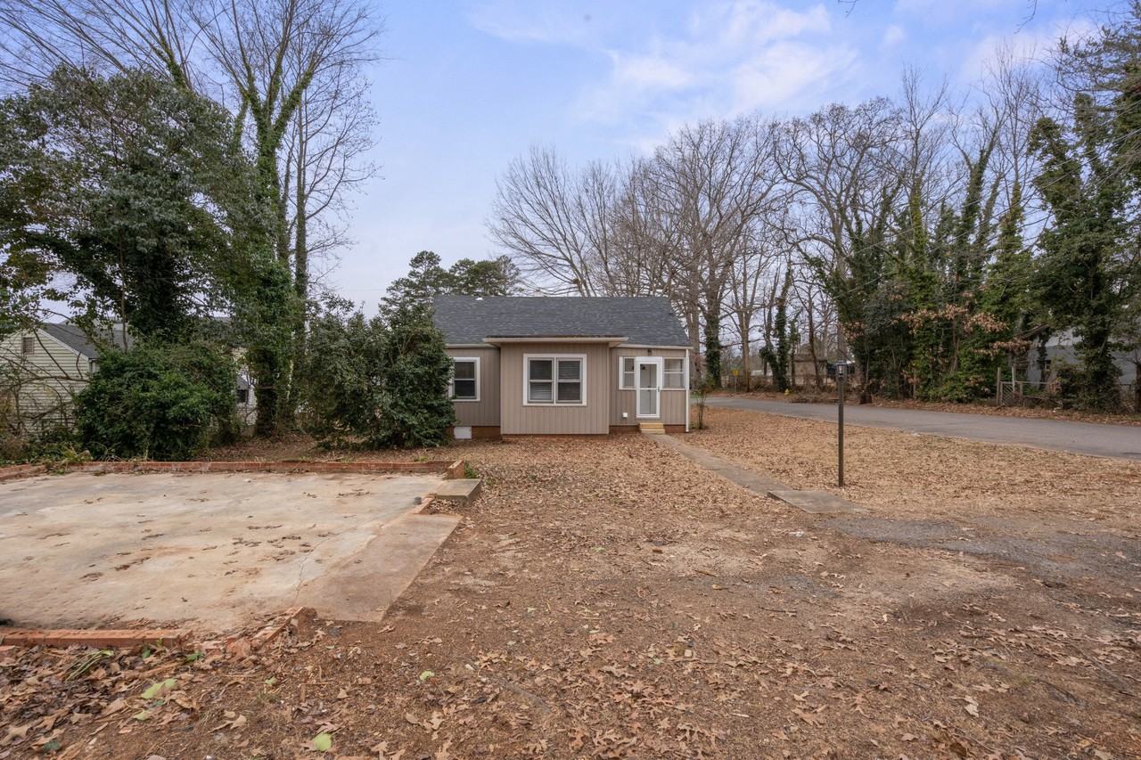 501 Hoover Dr #1 - Photo 3 of 10