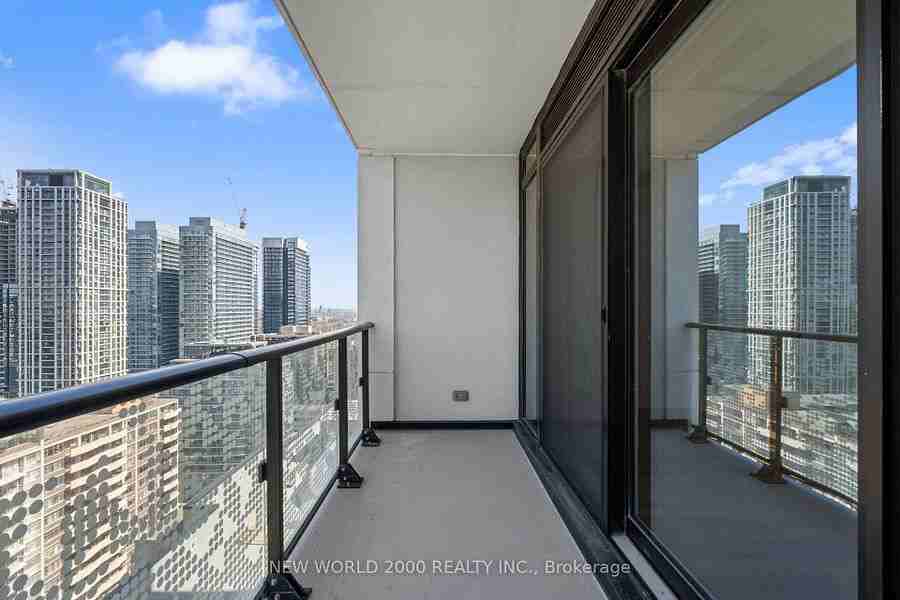 101 Roehampton Ave - Photo 7 of 19