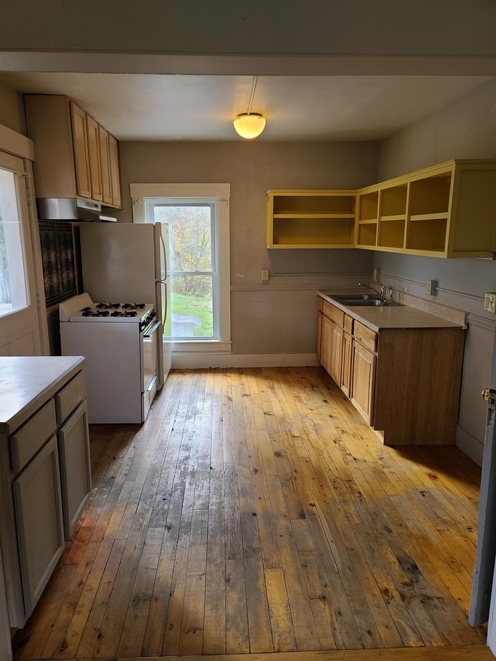 312 S Craftsbury Rd #2 - Photo 2 of 9