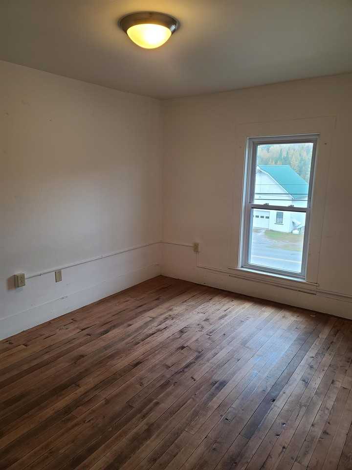 312 S Craftsbury Rd #2 - Photo 3 of 9