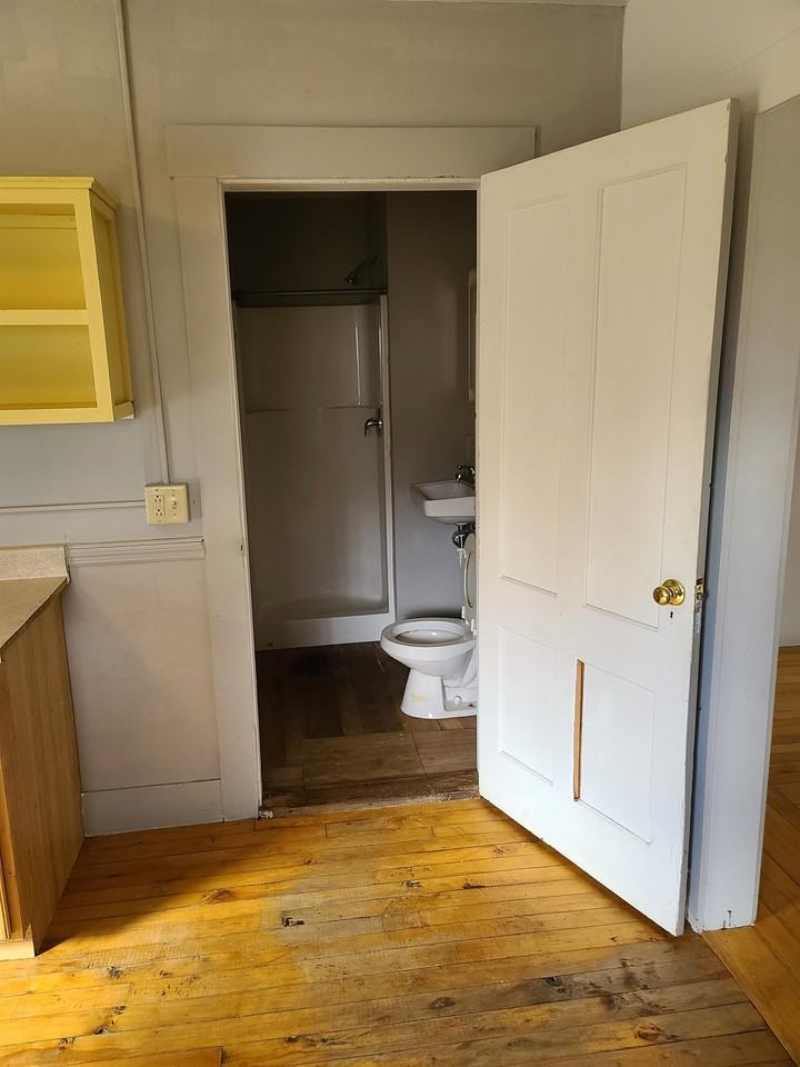 312 S Craftsbury Rd #2 - Photo 4 of 9