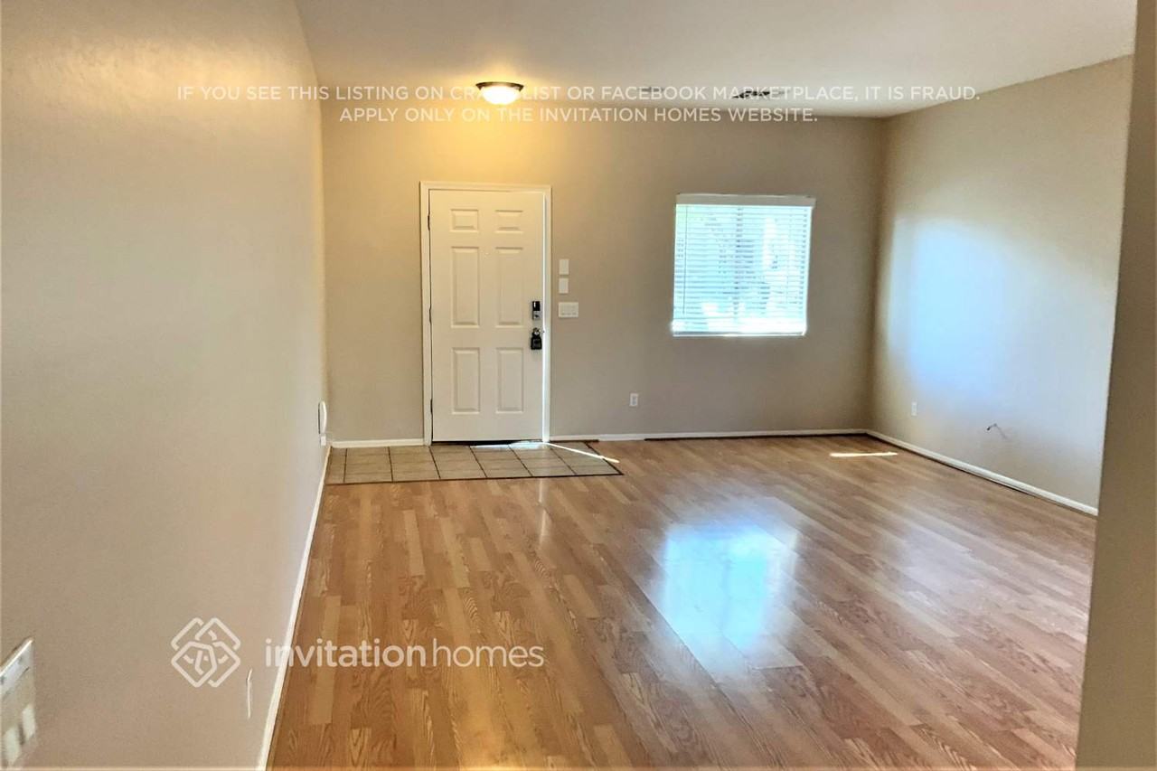 3645 W Jacksonville Dr - Photo 2 of 18