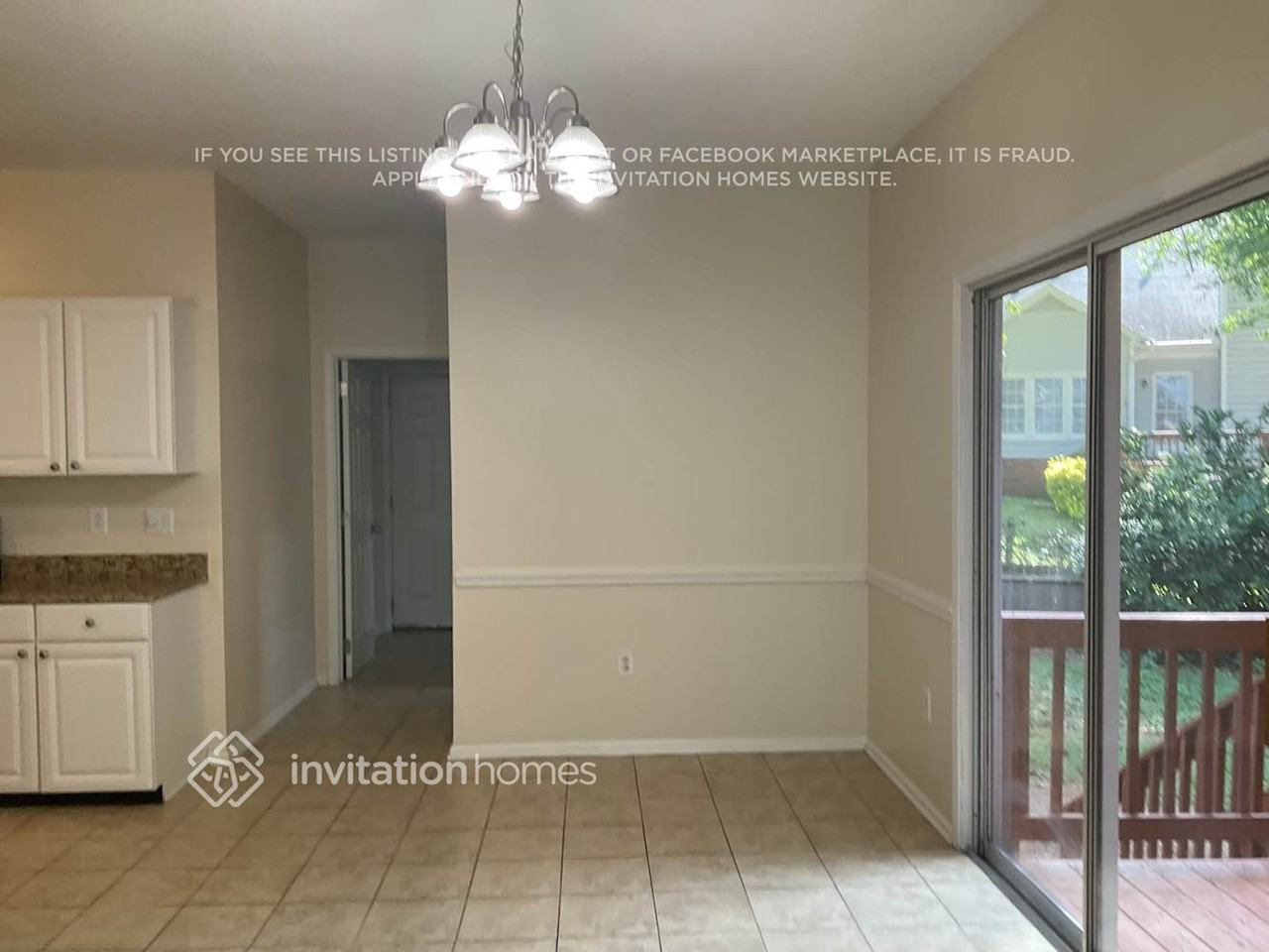 8728 Oakham St - Photo 5 of 15