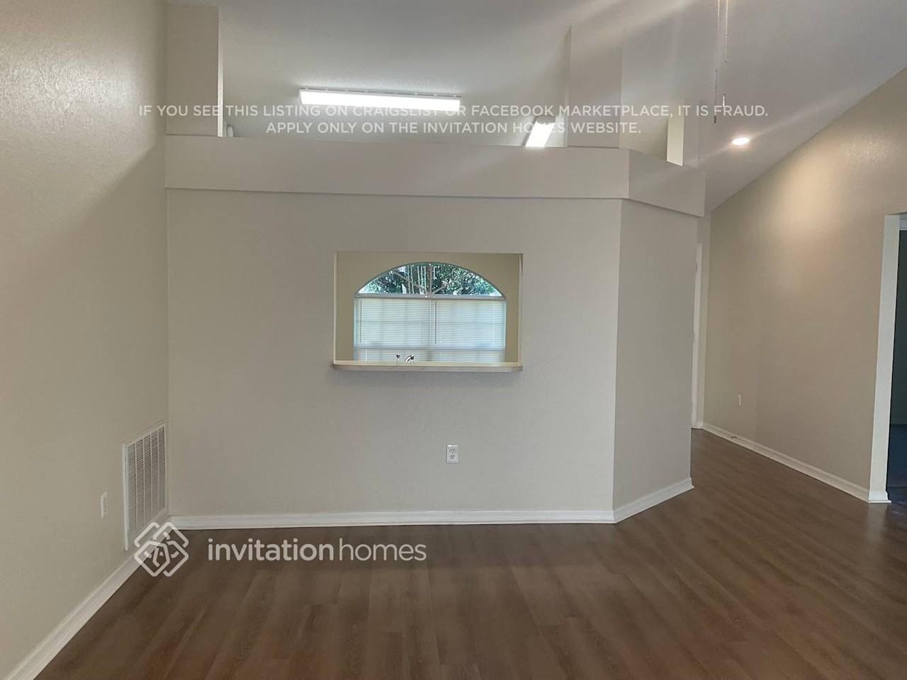 1570 Meadows Pond Dr - Photo 3 of 7