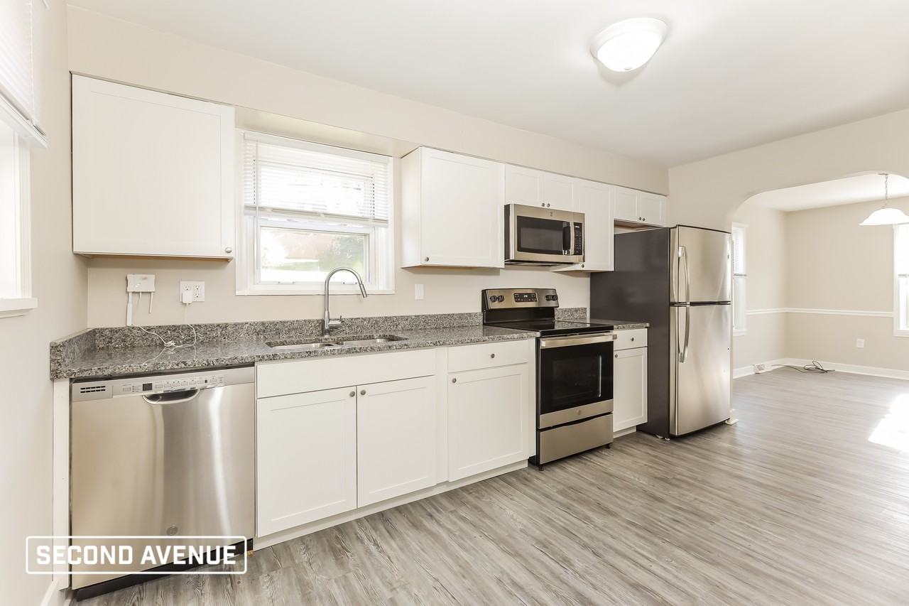 2405 Kane Rd - Photo 2 of 15