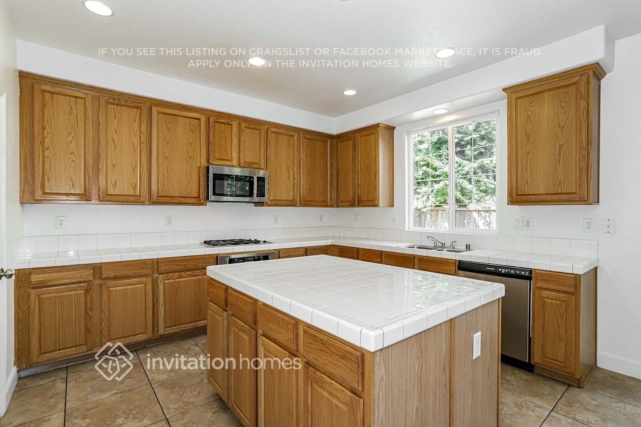 5289 Moonlit Bay Way - Photo 4 of 18