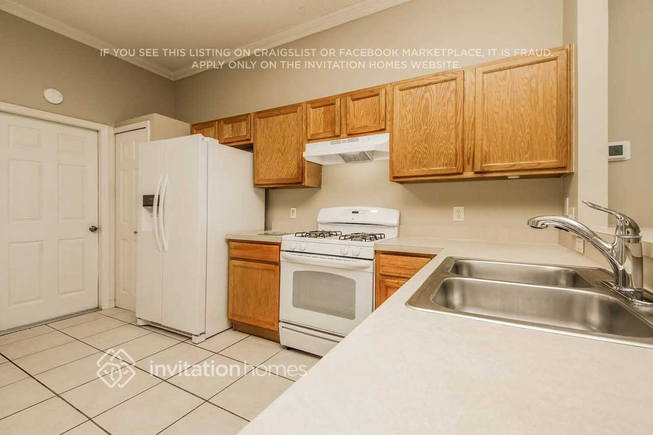 310 Heritage Estates Ln - Photo 7 of 17