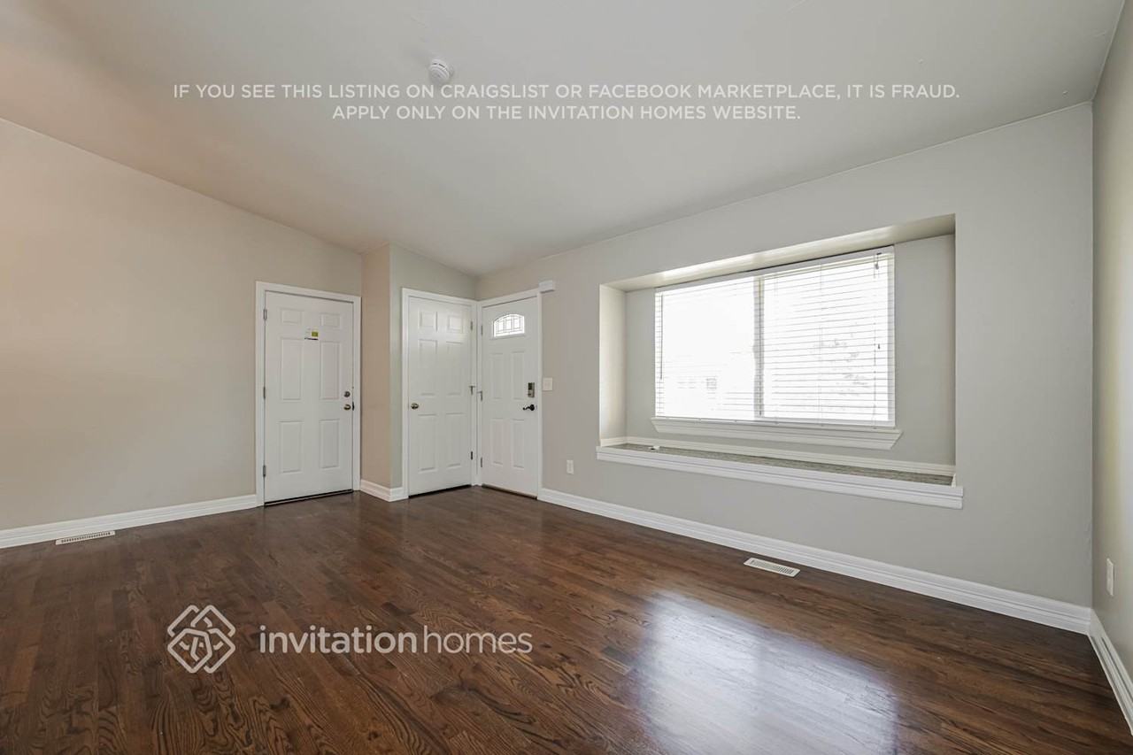 1772 S Genoa Way - Photo 4 of 18