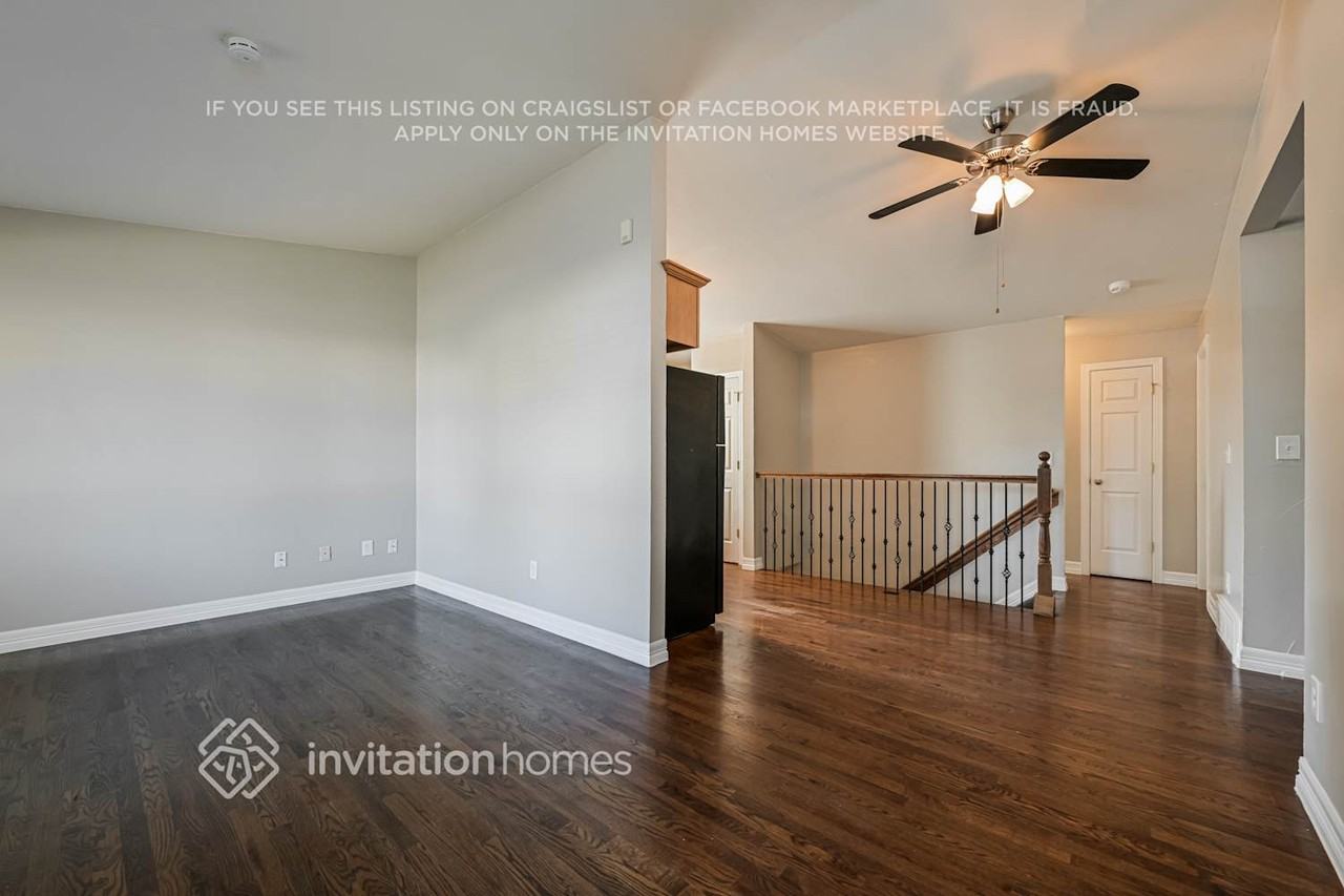 1772 S Genoa Way - Photo 5 of 18