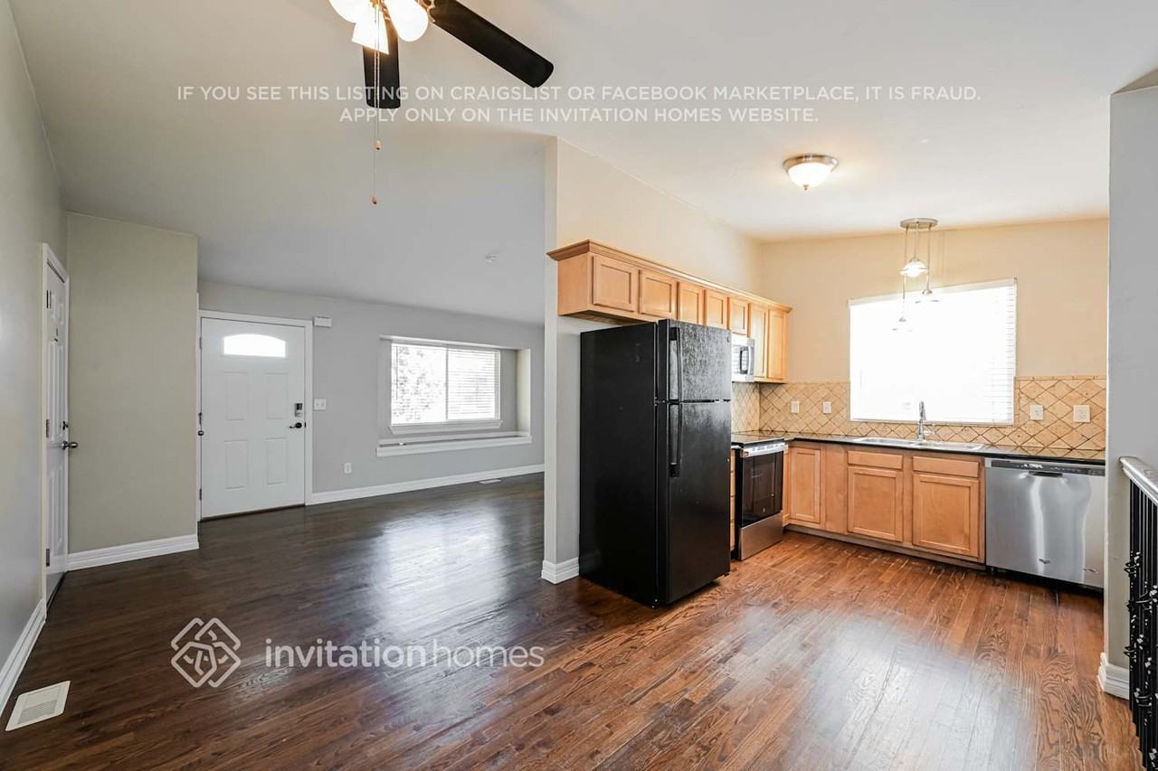 1772 S Genoa Way - Photo 6 of 18