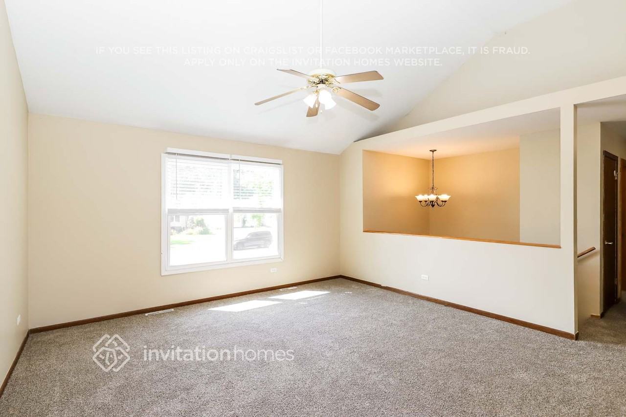 833 N Elmwood Dr - Photo 5 of 18