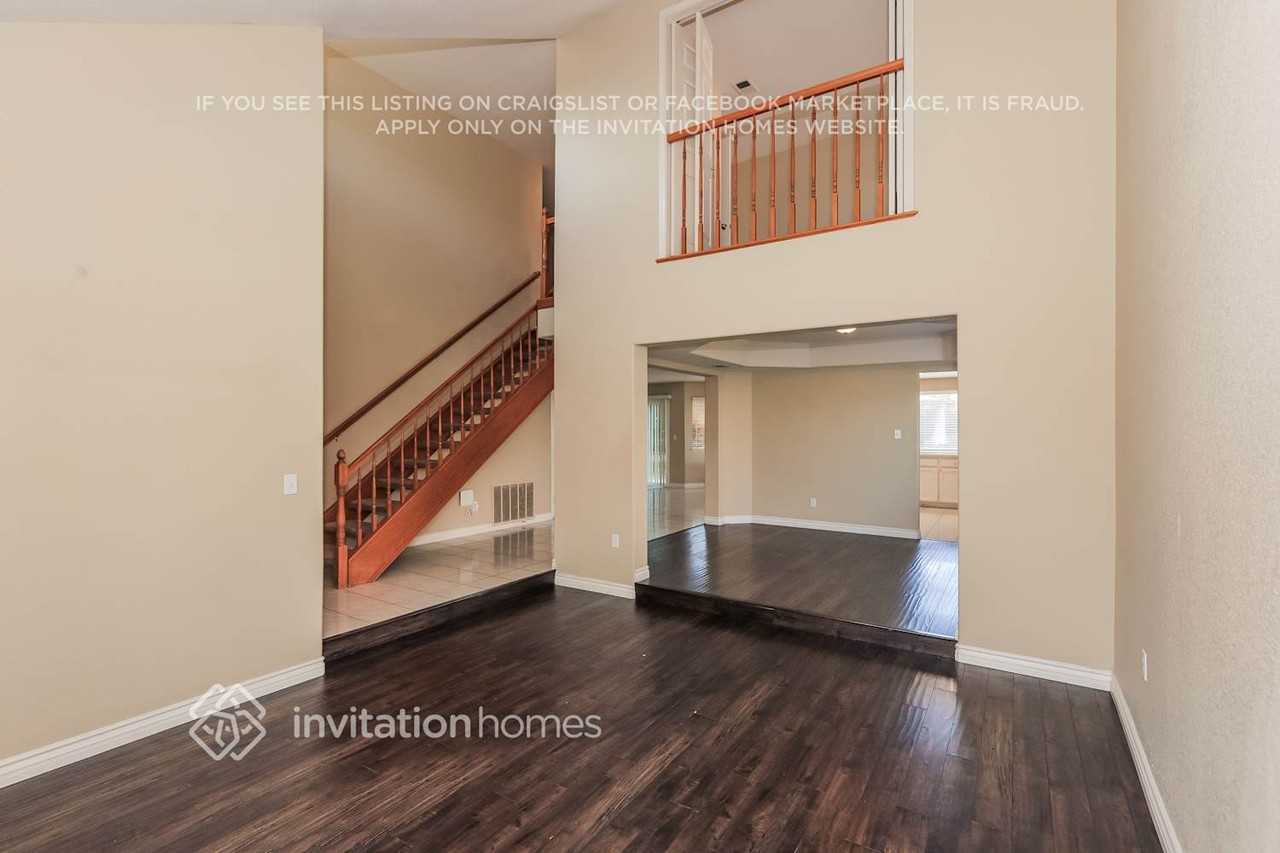 2408 Independence Cir - Photo 5 of 18