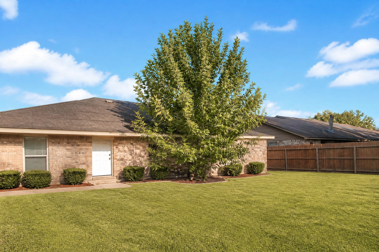 4311 Dayflower Dr