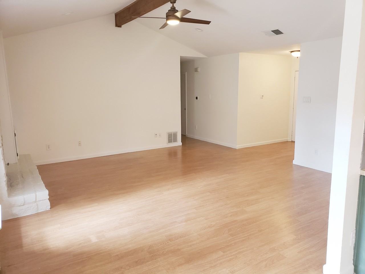 404 Oakridge Pass #1 - Photo 4 of 24