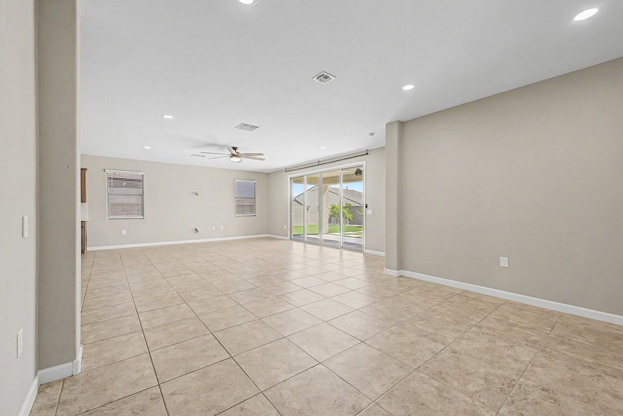 30731 W Monterey Cir #1 - Photo 7 of 44