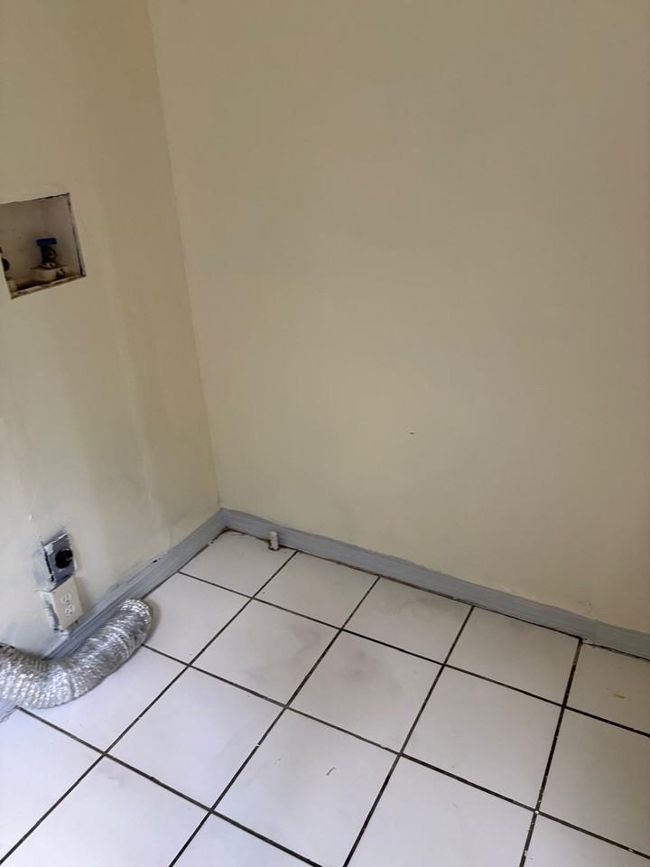 4249 Marion Ave #1 - Photo 4 of 13
