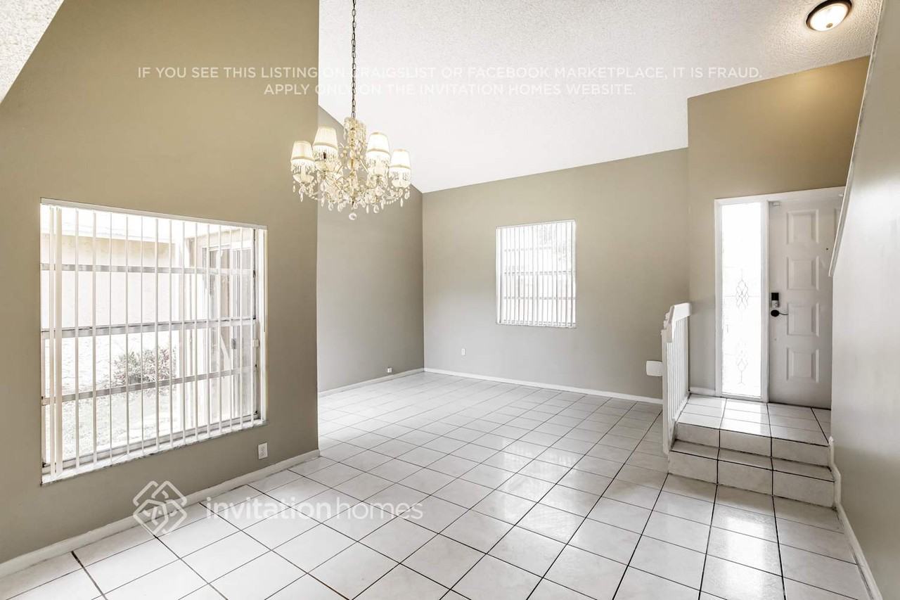13995 Langley Pl - Photo 5 of 18